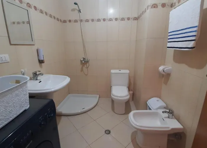 Alma's At アパート Vlorë