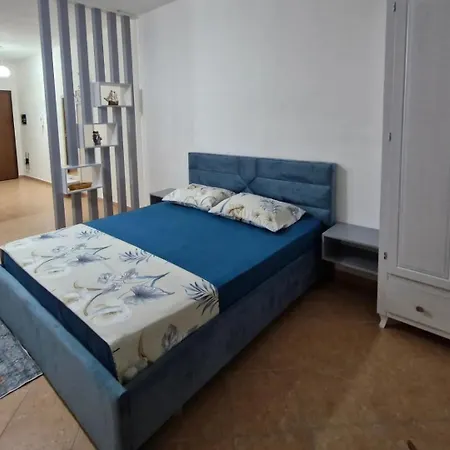 Alma's At Apartment Vlore